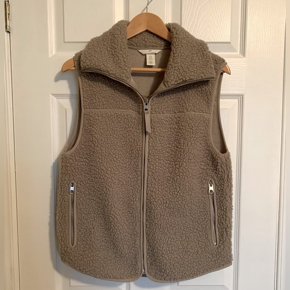 H&M teddy vest - Picture 6 of 10